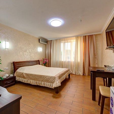 Лика Отель Kiev Ngoại thất bức ảnh