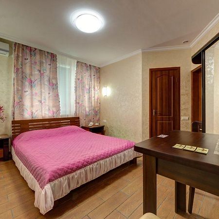 Лика Отель Kiev Ngoại thất bức ảnh