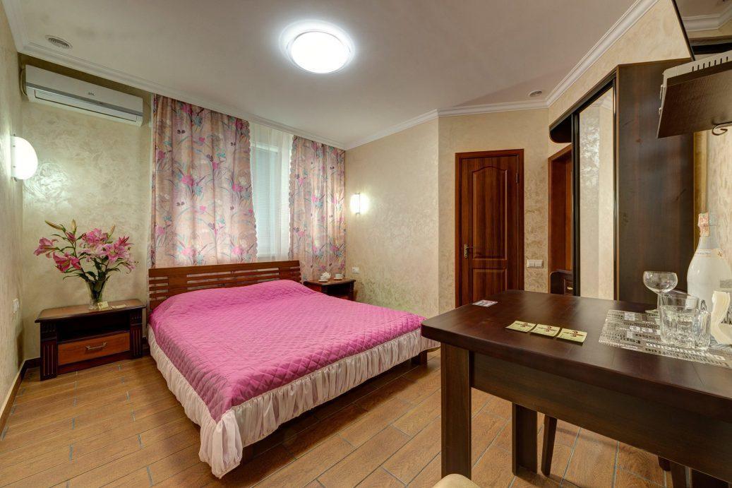 Лика Отель Kiev Ngoại thất bức ảnh